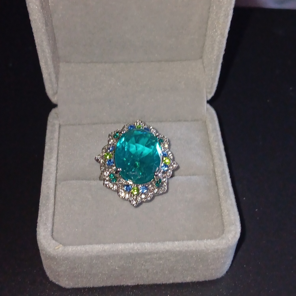 Elegant Cocktail Ring Size 6 - NWOT